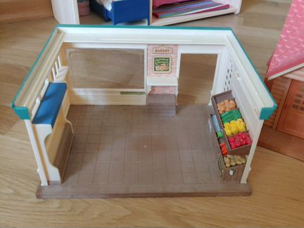 Домик и магазин Sylvanian Families