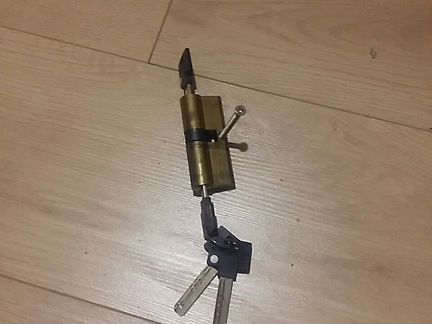 Личинка мультлок 70мм +4 ключа