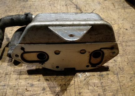 Радиатор масляный теплообменник Audi A4