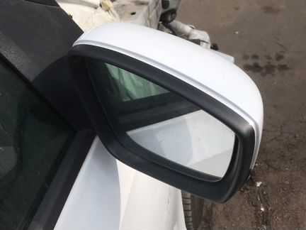 Зеркало правое Volkswagen Polo