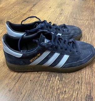 Кроссовки adidas spezial