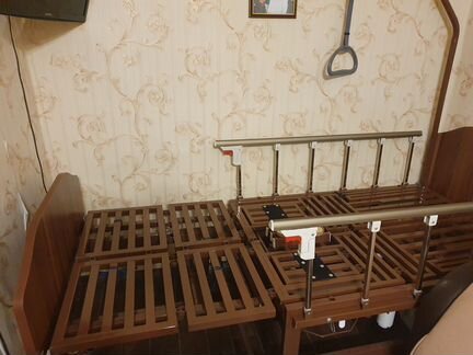 Медицинская кровать