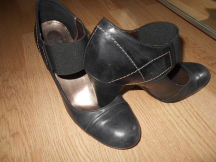 Черные кожаные туфли на каблуке Италия Oasis 39