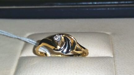Кольцо золотое с бриллиантом (Россия)