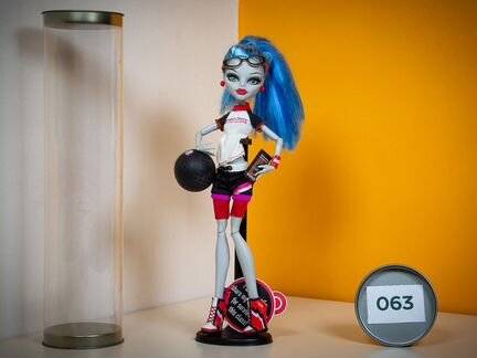 Гулия Елп домоводство Монстр Хай - кукла в колбе