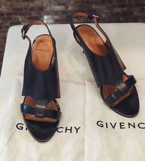 Босоножки Givenchy 37 размер