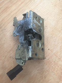 Замок правой сдвижной двери Mercedes w638