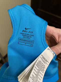 Спортивный топ Nike
