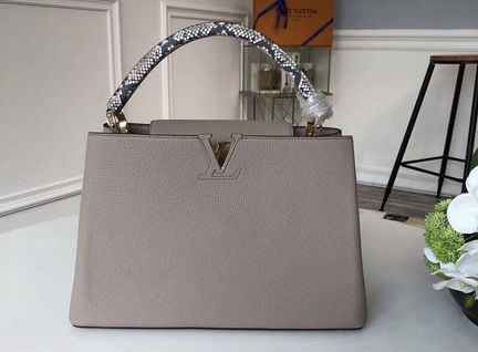 Сумка Louis Vuitton Capucines оригинал качество