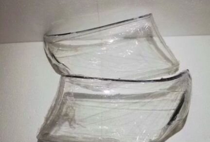 Стекло фары Toyota Land Cruiser 200