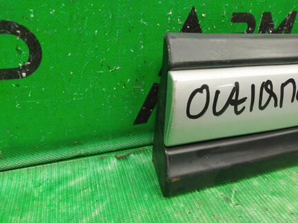 Накладка двери передняя правая Mitsubishi