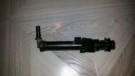 Форсунка омывателя бмв правая 7 275658 04