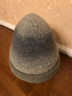 Шапка ручной вязки