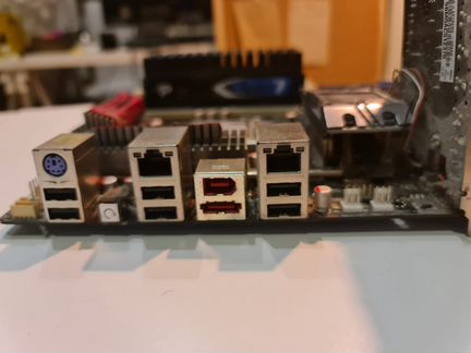 Asus Rampage 2 Extreme 1366+I7 960+DDR3+GTX770