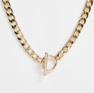 Золотистое ожерелье из цепочки с крупными звеньями