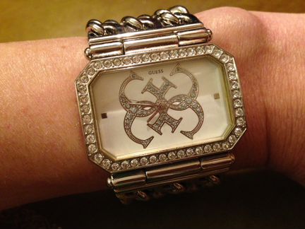 Часы женские Guess, США