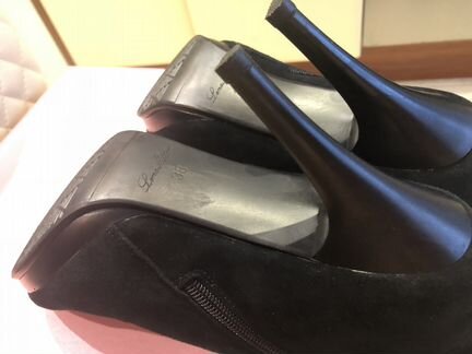 Новые зимние сапоги р. 38