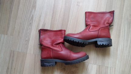 Ботинки на грубой подошве. р 35-36. натур. кожа