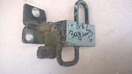 Нижняя петля задней двери VW Пассат В-6 2006-2010