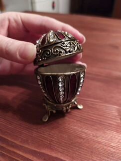 Шкатулка в форме яйца Фаберже