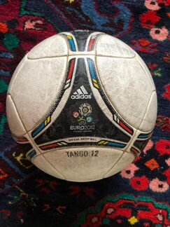 Футбольный мяч tango 2012