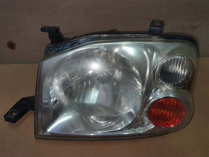Фара передняя Nissan Navara D22 2.5 d МКПП