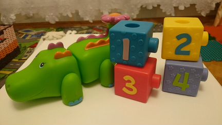 Развивающая игрушка для малышей Крокодил