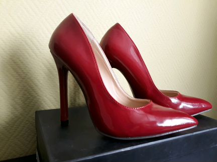 Туфли лаковые. Лодочки. Размер 37