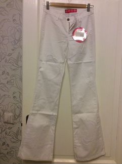 Белые брюки-джинсы новые р. 25 (38-40)