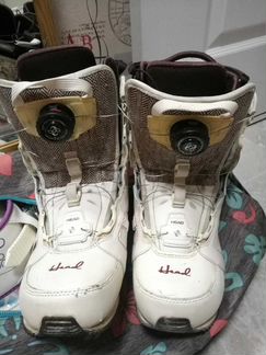 Сноубордические ботинки с креплениями