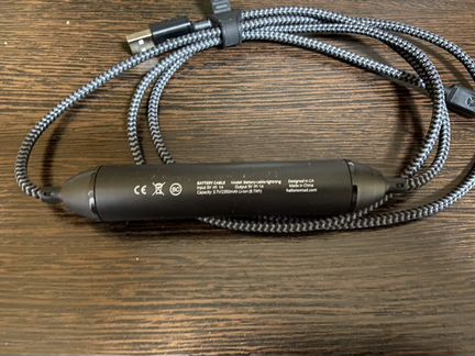 Nomad Lightning кабель с аккумулятором 2350mАh