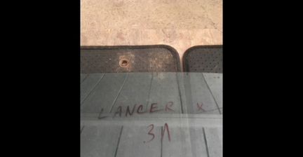 Lancer 10 стекло двери заднее левое