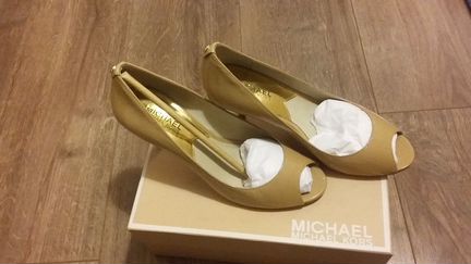 Босоножки Michael Kors 38