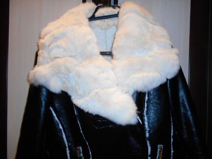 Новая дубленочка с кроличьим воротником