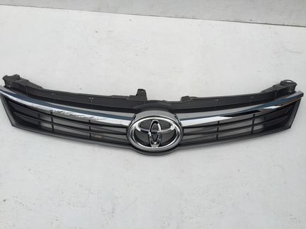 Camry 55 2014- решетка радиатора в сборе