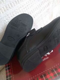 Туфли новые для мальчика Chessford 35 р