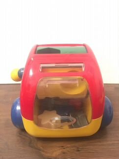 Игрушечная машинка