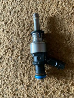 Ауди a8 d4 4.2 Форсунка топливная 079906036N