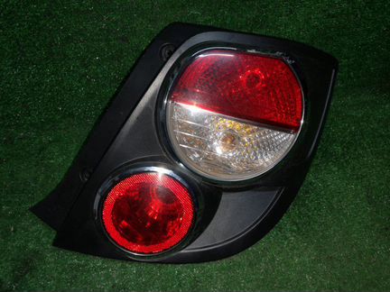 Фонарь задний правый Chevrolet Aveo T300