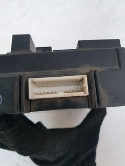 Блок предохранителей Mitsubishi Lancer L8637002A