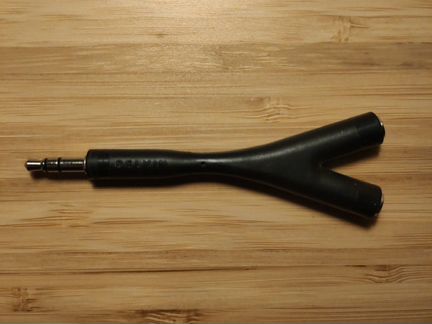 Kaбель AUX Belkin Flexible Headphone Splitter 3,5m