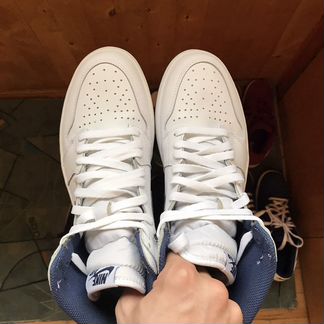 Jordan 1 Metallic Blue